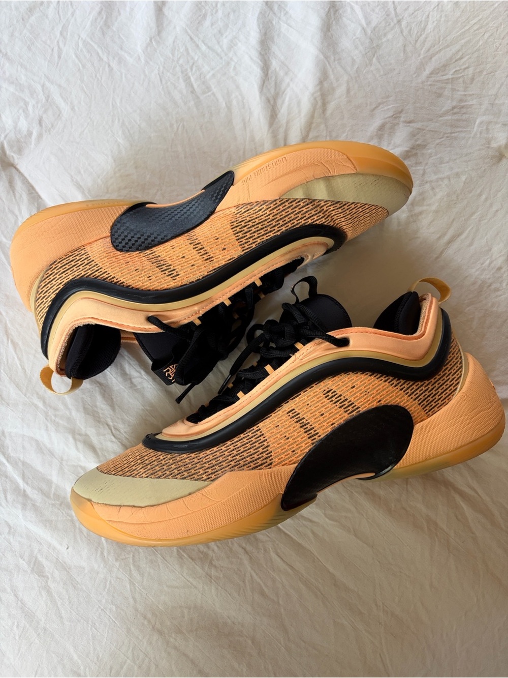 Men's Adidas D.O.N. Issue 6 Donovan Mitchell Basketball Shoes / Ginger Tea